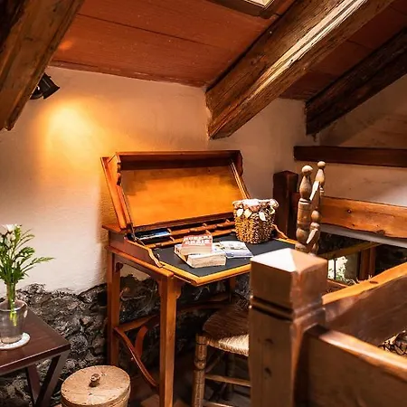 Homeforguest Cosy Rural Flat El Romero With Large Gardens Apartmán
