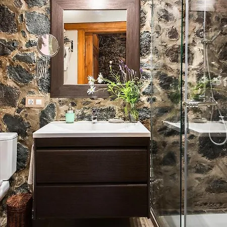 Homeforguest Cosy Rural Flat El Romero With Large Gardens Lejlighed *